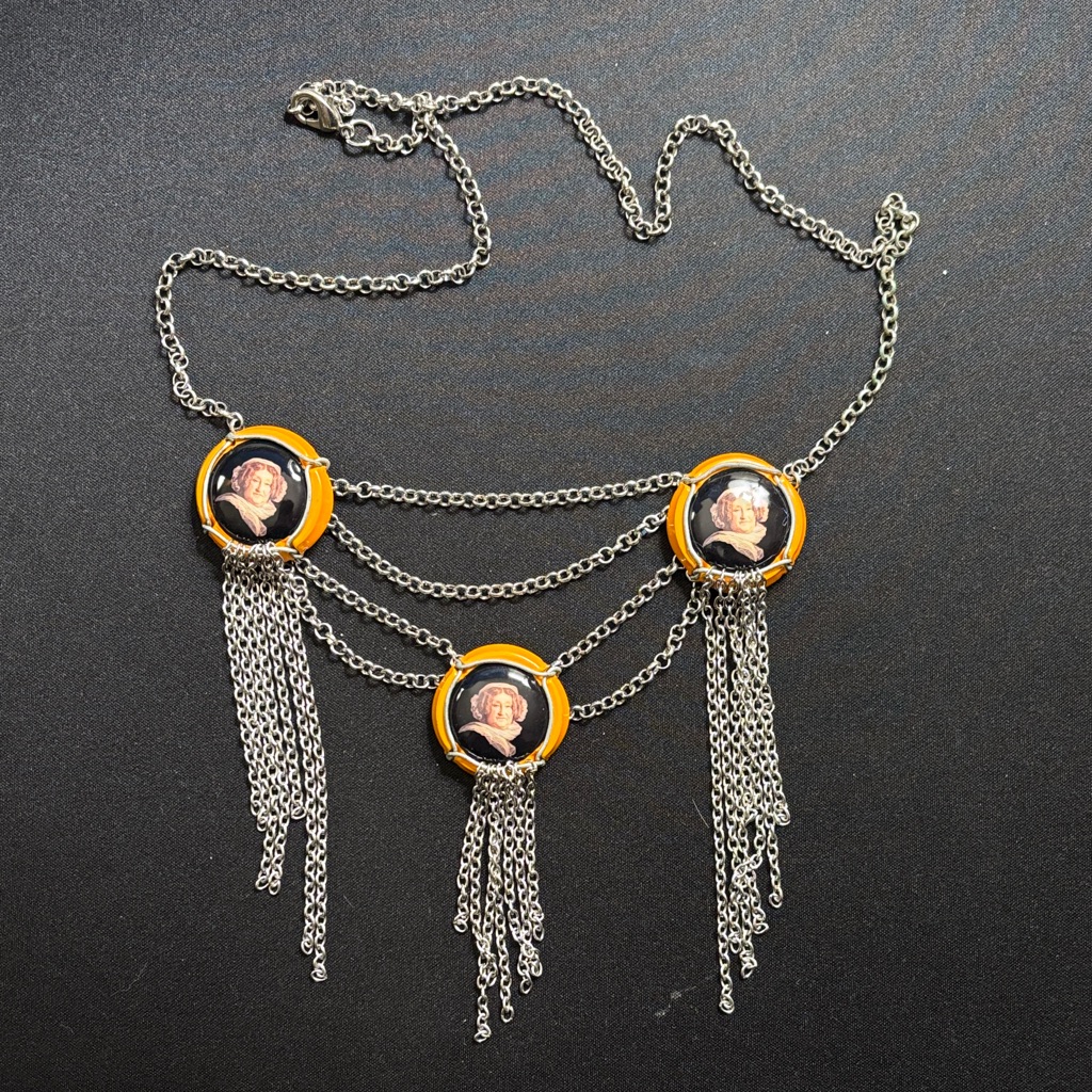 Custom Made Vuve Clicquot Necklace 45$